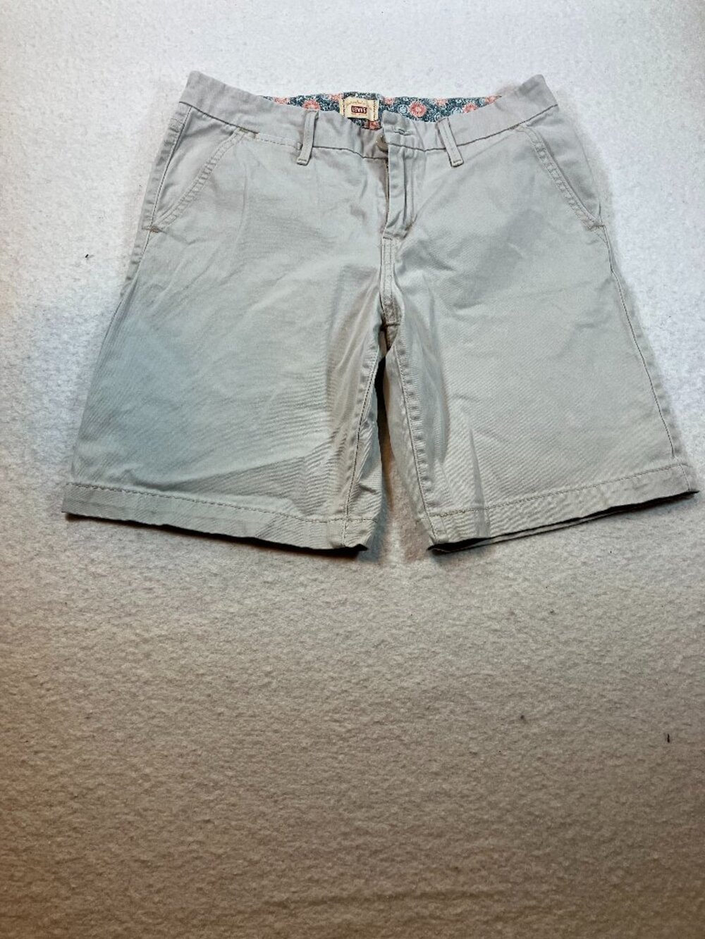 Levis Red Tag Twills Cotton Womens Tan Khaki Shorts Flat Front Size 4